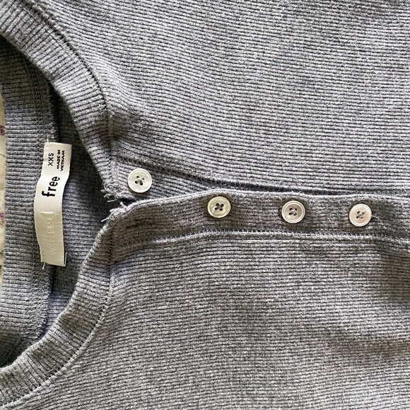NWT Aritzia Wilfred Free Mavis Long Sleeve Henley Top Gray XXS - Picture 3 of 8